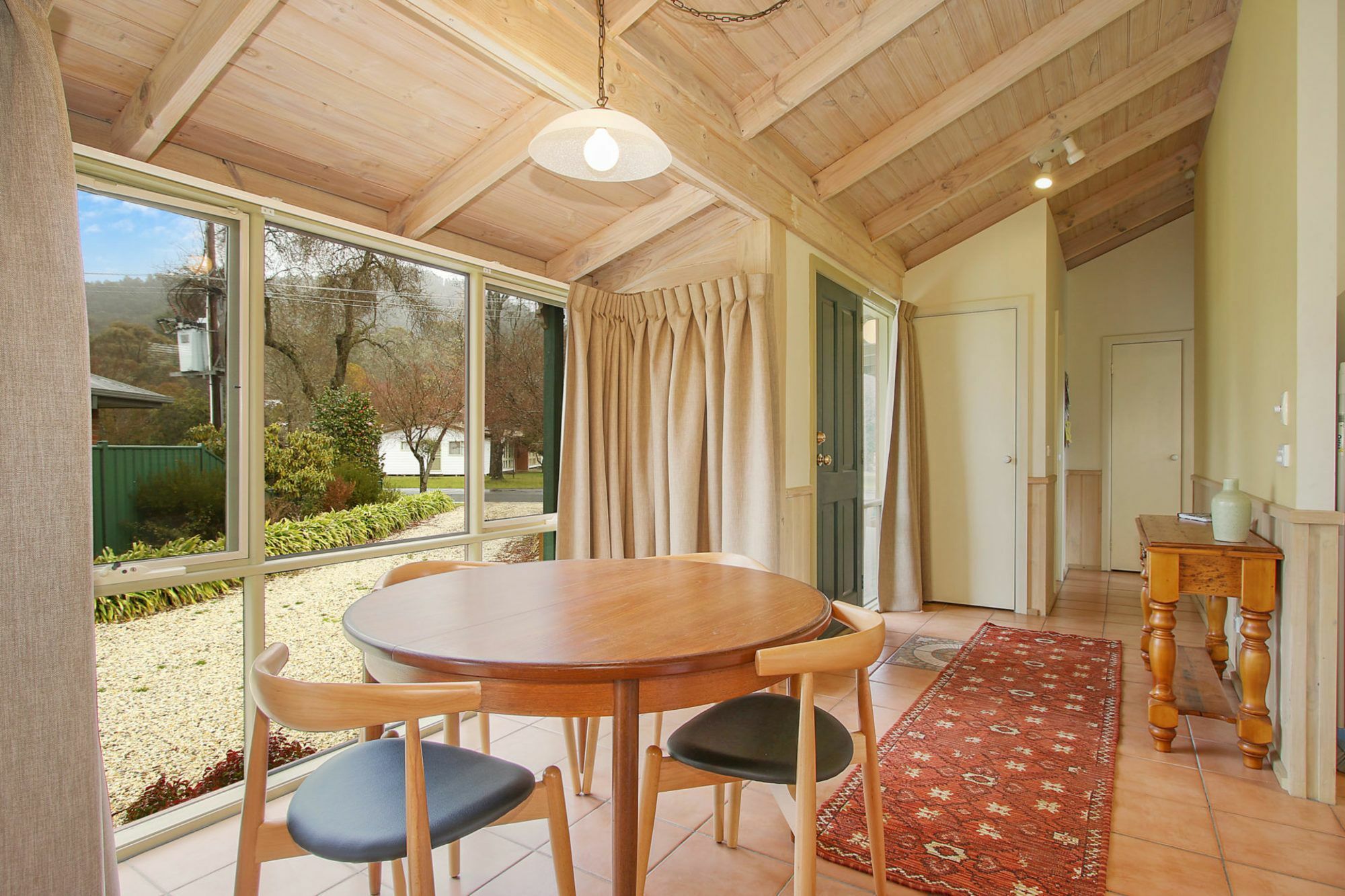 R & R In Bright - Short Walk To Town Apartment Luaran gambar